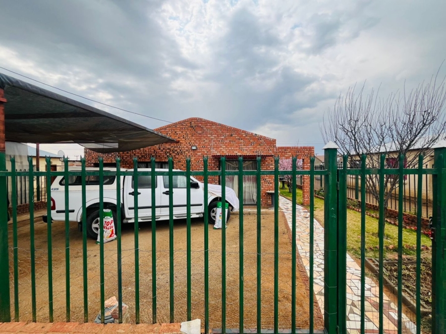 2 Bedroom Property for Sale in Bloemside 5 Free State